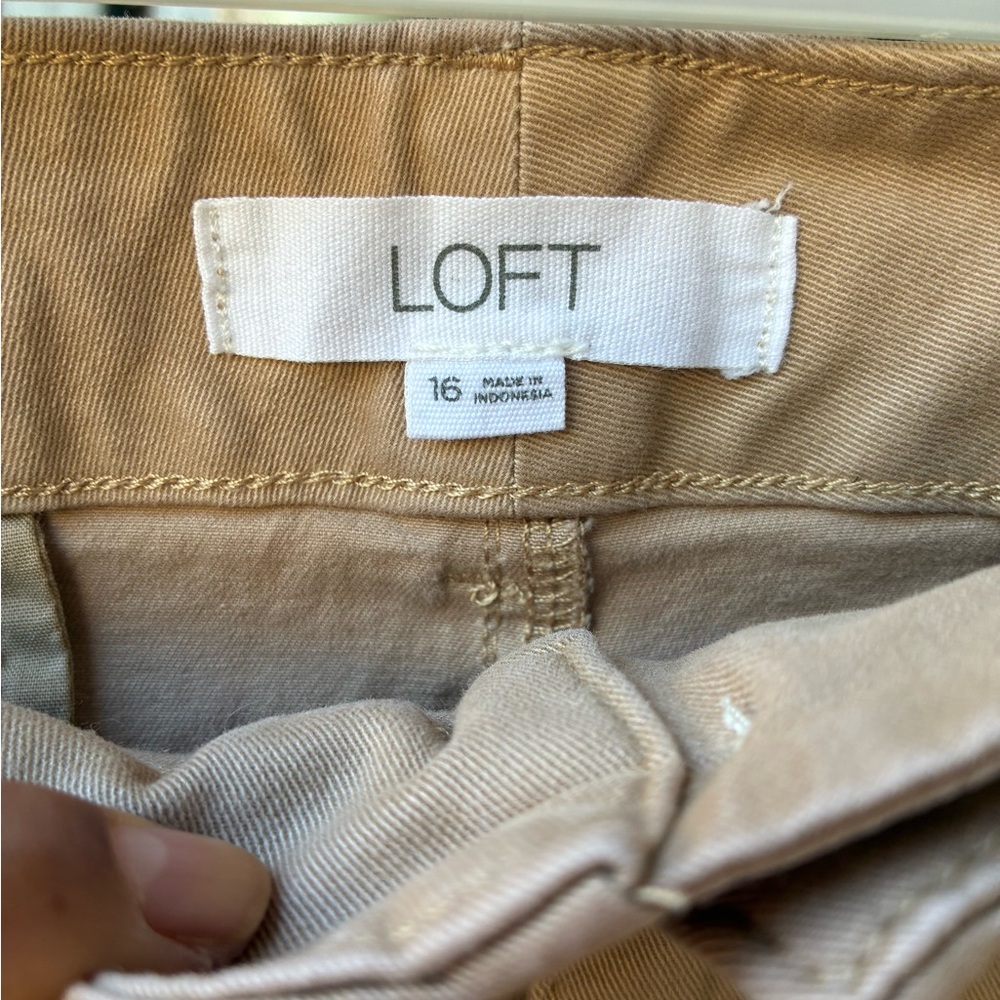 LOFT Monroe Slim Khaki Pants Size 16 Business Casual - Picture 4 of 5